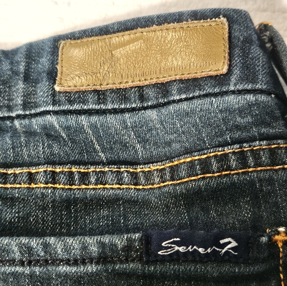 Seven7  Men's Blue Jeans with Signature "S" Detailing - Picture 7 of 9